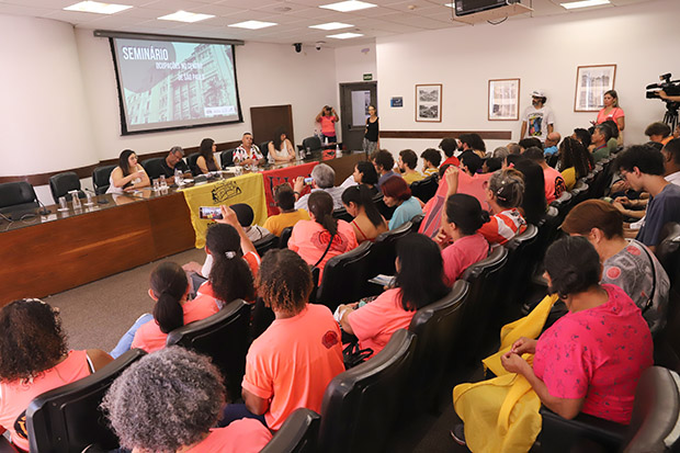 Vereadora Luna Zarattini (PT) realizou Seminário sobre Ocupações no Centro de São Paulo, em parceria com movimentos populares de moradia