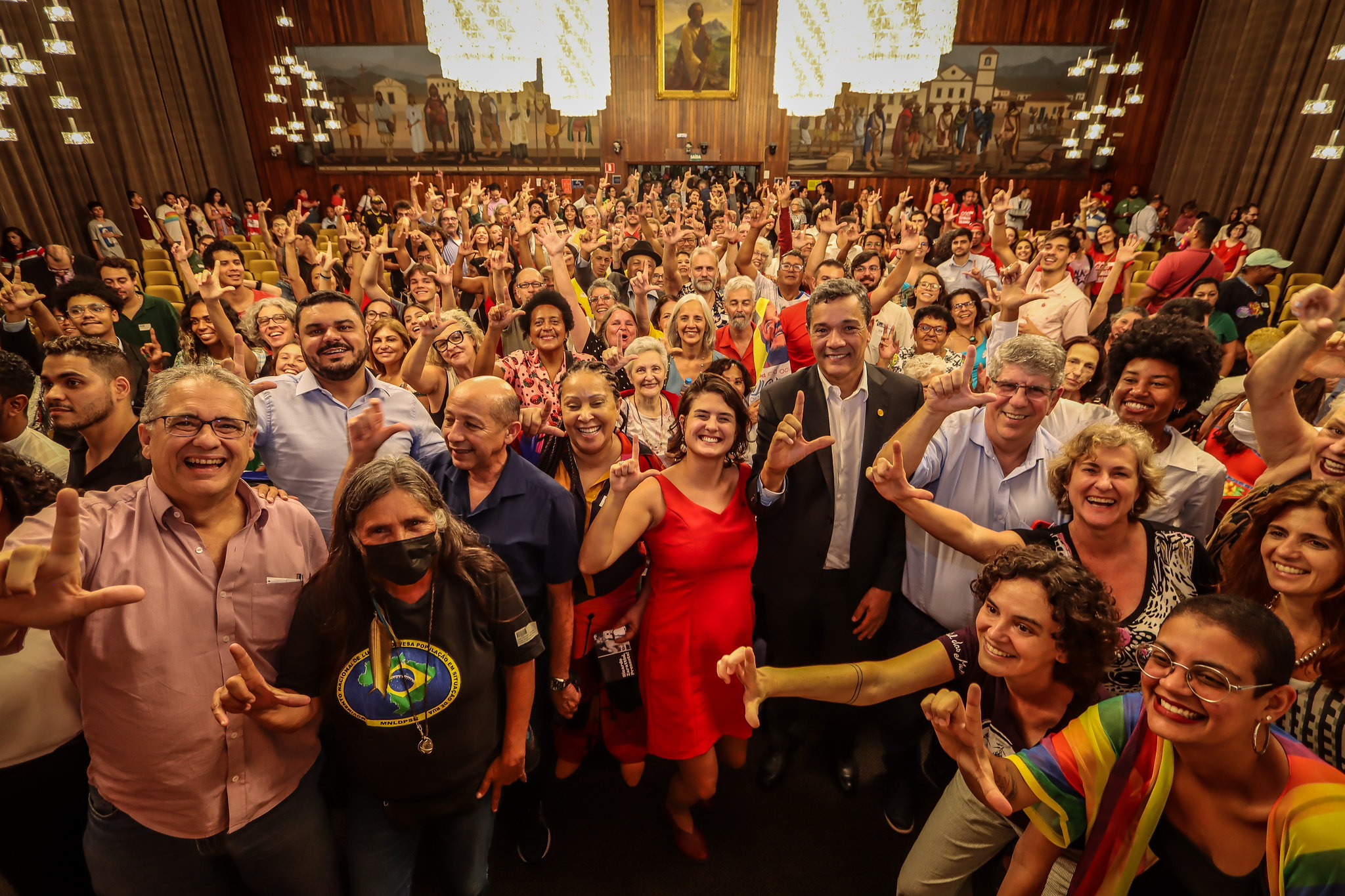 A Câmara Municipal foi palco da posse popular da vereadora Luna Zarattini (PT), que assume o lugar do agora deputado Eduardo Suplicy (PT)