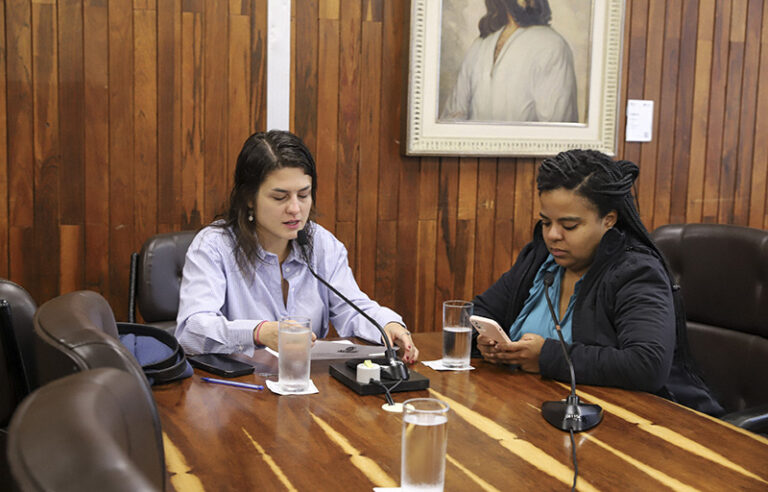 Foram recebidas denúncias de trabalhadores da saúde que atuam na Cracolândia, que enfrentam perseguições no exercício de suas funções.